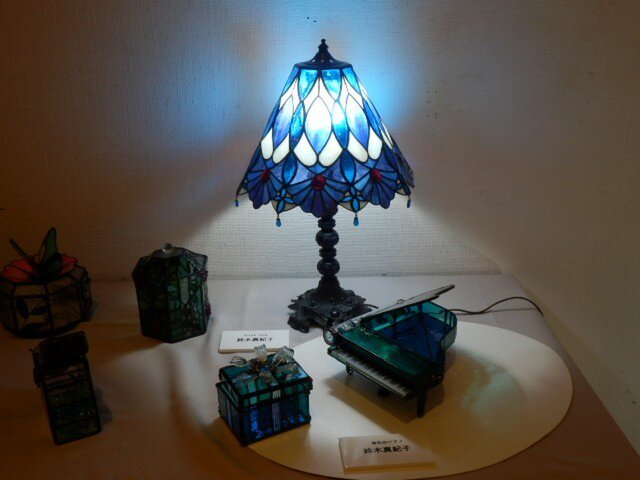 ☆ハンドメイド ステンドグラス ランプ 色鮮やか 美しいデザイン 屏風 春夏秋冬  (幅)240cmX(高)160cm #ステンドグラス #ステンド