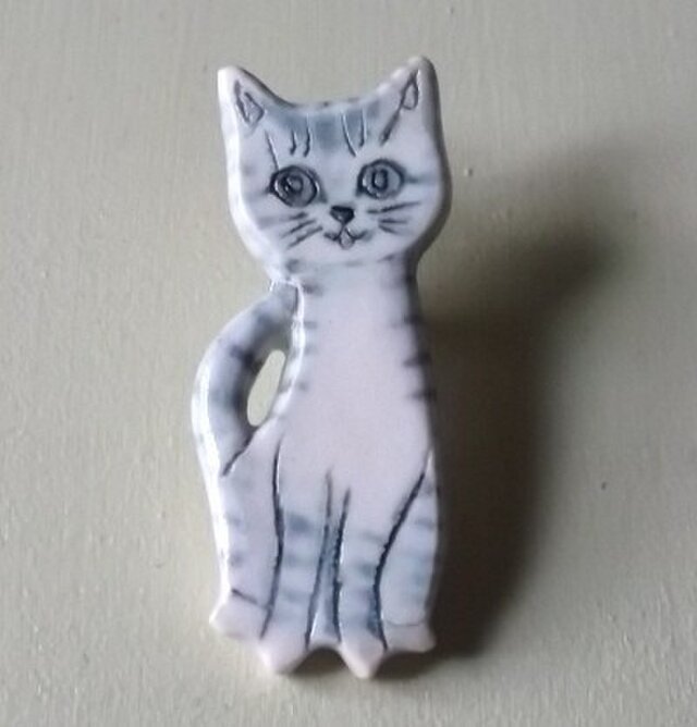 陶ピンブローチ-サバトラ猫の画像1枚目