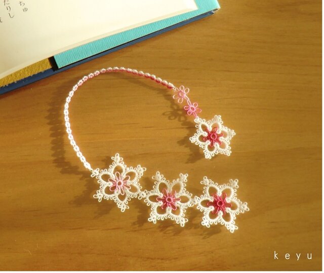 雪の結晶しおり(ほし ピンク+白)/タティングレースの画像1枚目