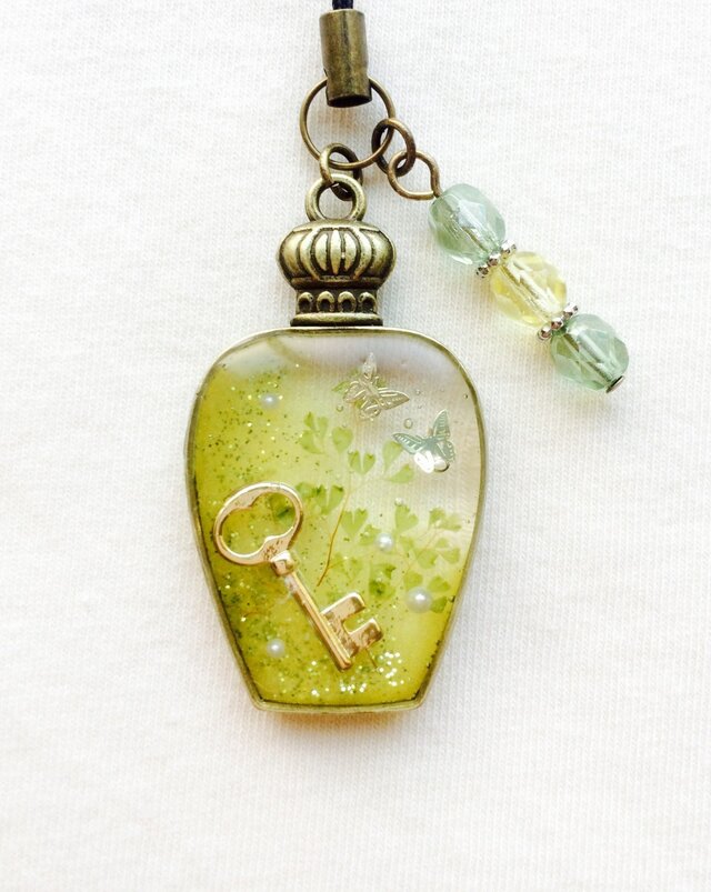 香水瓶ｽﾄﾗｯﾌﾟ（オリーブ）