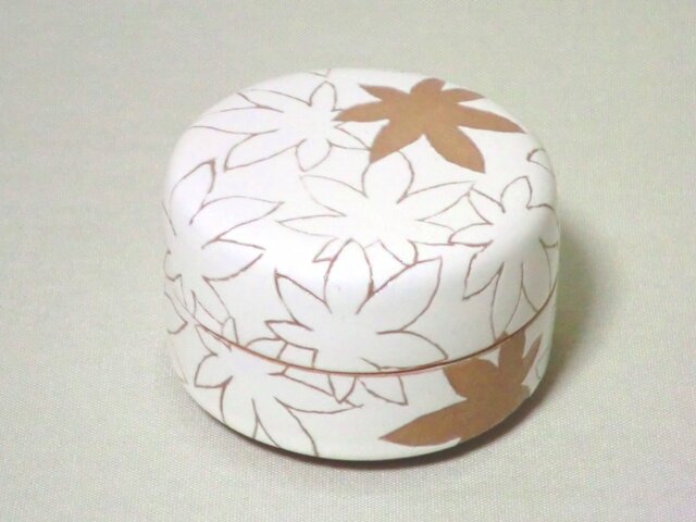 紅葉の香合 | iichi 日々の暮らしを心地よくするハンドメイドや