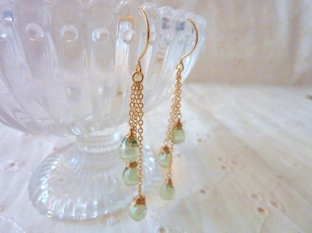 【再】Dropピアス(green)の画像1枚目