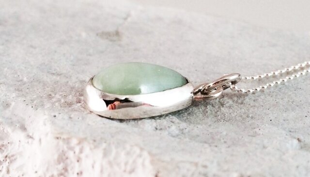 ビルマ　翡翠　ペンダント？　骨董 ビルマ産天然翡翠 Type A◇SV ペンダント | iichi 日々の暮らしを