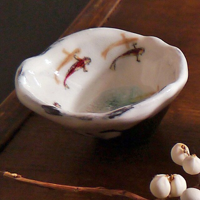 陶器ぐい呑み-ヒメダカの下絵付け