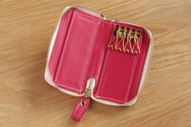 牛ヌメ革》◇ラウンドファスナーキーケース◇《ローズピンク》 | iichi