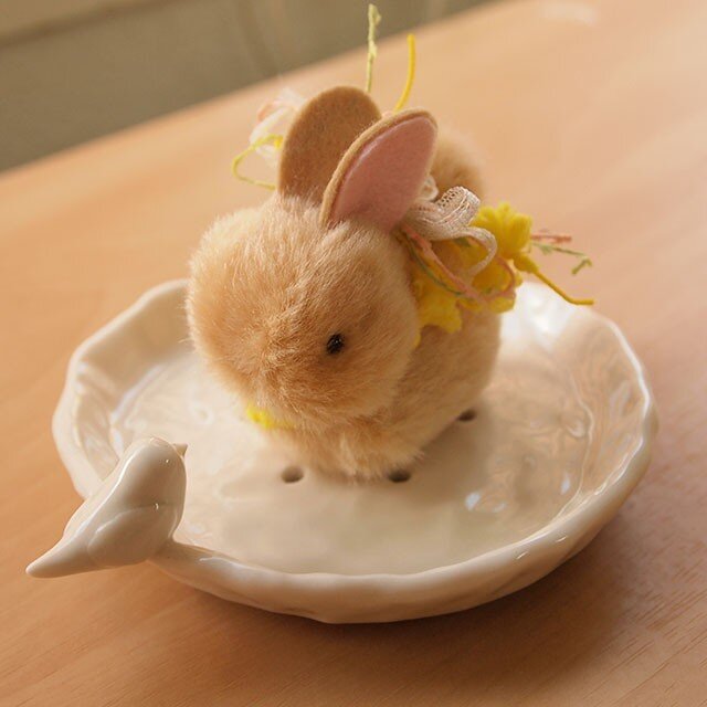 【再販】ちいさなぬいぐるみ　うさぎ*茶色　黄色いマフラーと銀色メダル