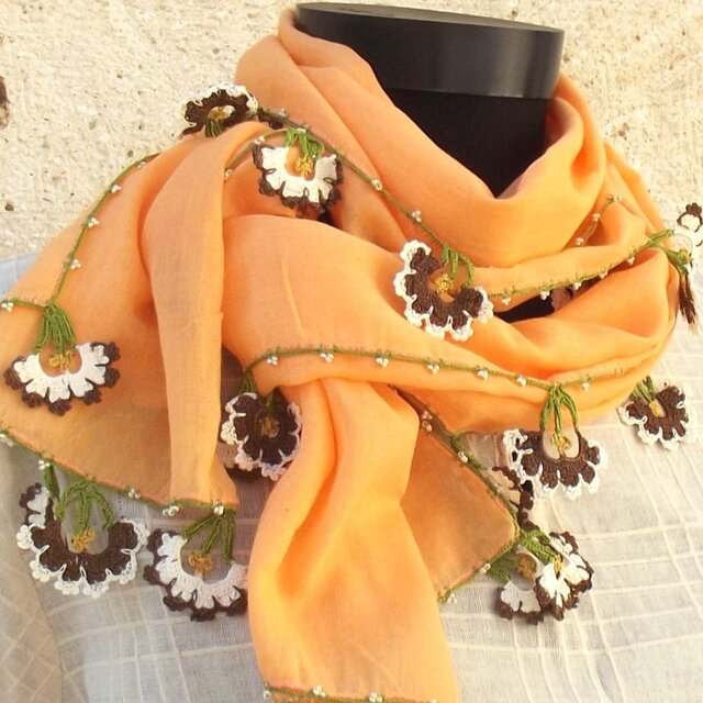 4辺ぐるりとレースの花付き コットンストール　ライトオレンジ