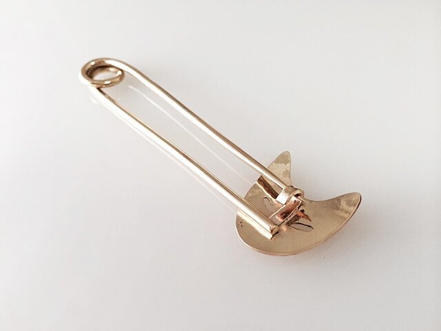 猫☆真鍮ストールピン | iichi 日々の暮らしを心地よくする