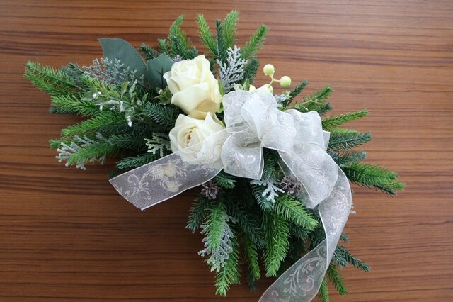 リボンがポイント♪クリスマススワッグの画像1枚目