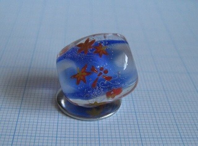 赤とんぼと紅葉の画像1枚目