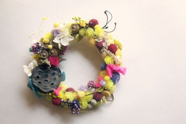 wreath-bee pollen4の画像1枚目
