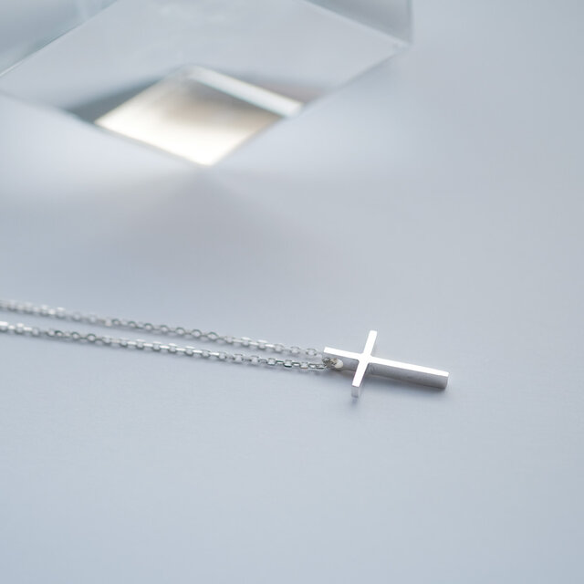 クラシック 十字架 クロス ネックレス シルバー925 | iichi 日々の暮らしを心地よくするハンドメイドやアンティークのマーケットプレイス
