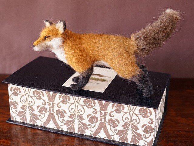 箱入りキツネ | iichi 日々の暮らしを心地よくするハンドメイドや