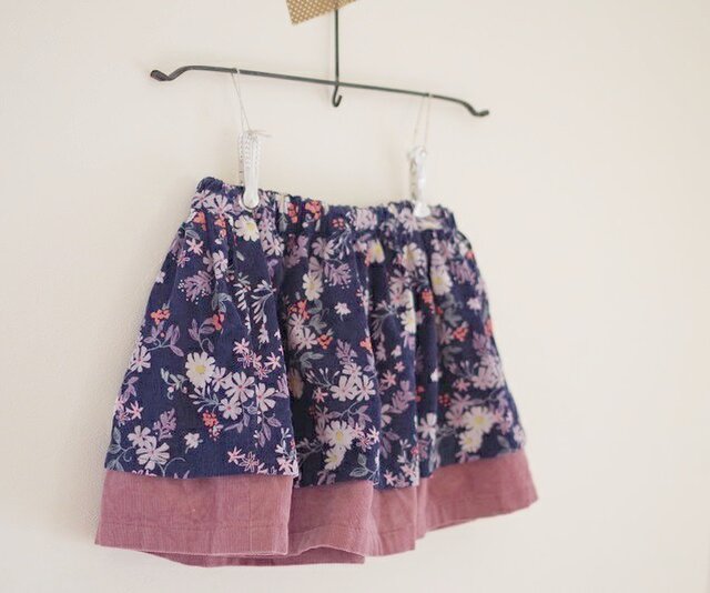 kids 90~130 ダブルギャザーのスカート navy flowerの画像1枚目
