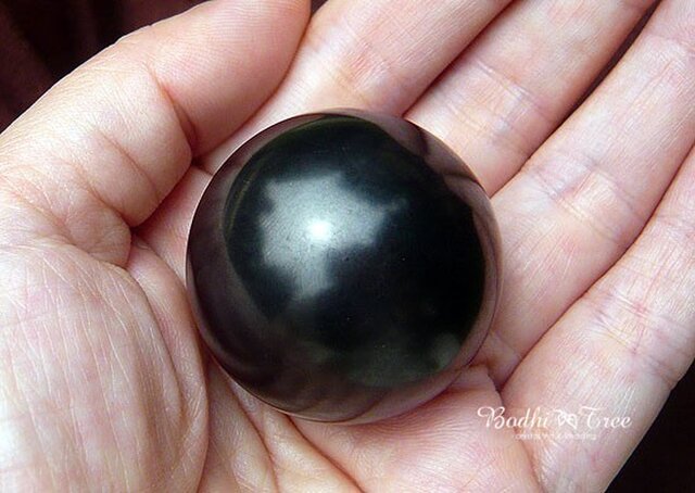 シュンガイト・スフィア | iichi 日々の暮らしを心地よくする