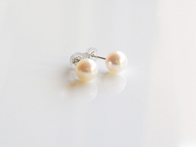 パールピアス5.5-6mm 10Kホワイトゴールドの画像1枚目