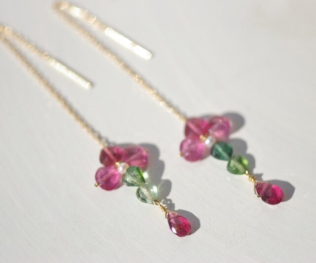 K18 Tourmaline cross*Pierceの画像1枚目