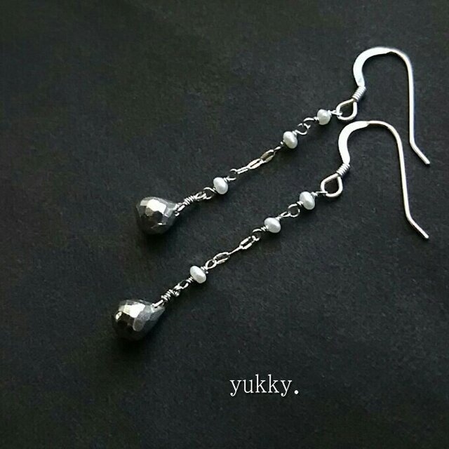 都会に降る雪＊パイライト＊淡水パール(シルバーフィルド)ピアス