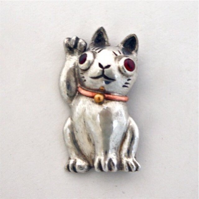 招き猫 ブローチ