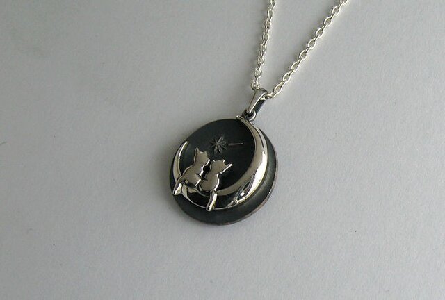 月のゴンドラ ネコと月のシルバーペンダント | iichi 日々の暮らしを