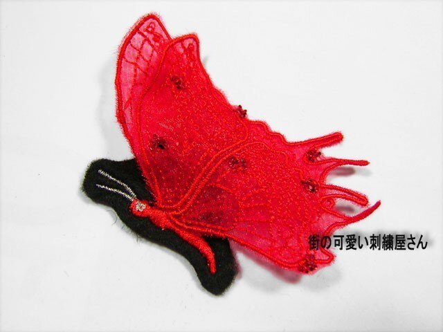 ★☆アップリケ★刺繍ワッペン★赤い蝶★アイロン接着可☆★の画像1枚目