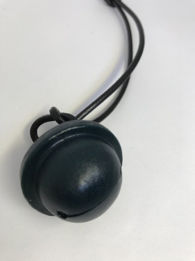 深緑の鈴の画像1枚目