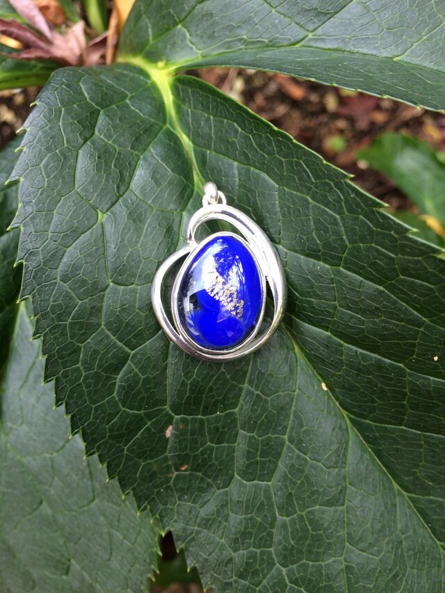 ガラスのドロップ・ペンダントトップ・950silver/紺瑠璃に金