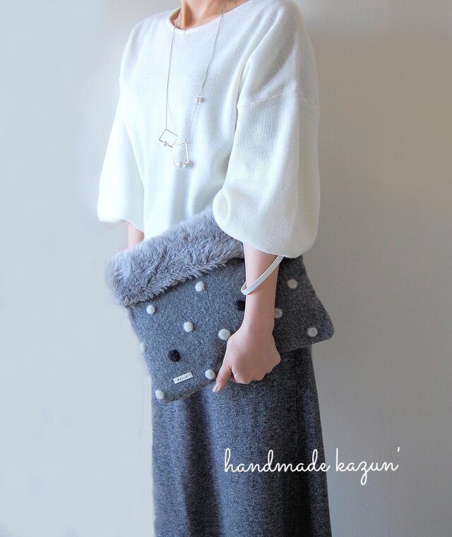 表/裏２デザイン・クラッチバッグ（グレードットエンボス×迷彩カモ柄）