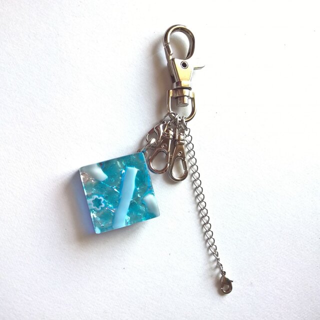 【ベネチアンガラス 23mm スクエア murano 島 キーチェーン 】ネックレスにも。の画像1枚目
