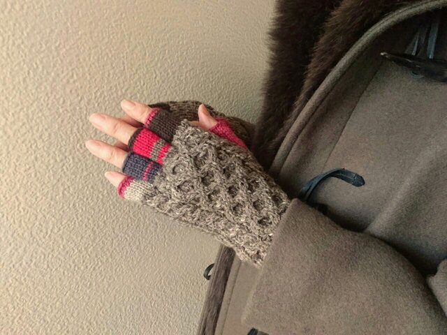 スエードつき五本指手袋*pelle*スモーキーブラウンの画像1枚目