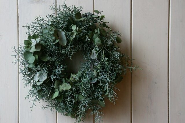 ブルーアイスとユーカリのシンプルリース | iichi 日々の暮らしを