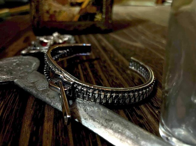 シルバーバングル 装飾模様 1998 カレン族シルバー バングル フリーサイズ 幅広 太め 編目文様
