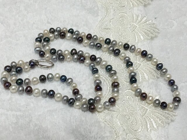 淡水パールマルチカラーネックレスの画像1枚目