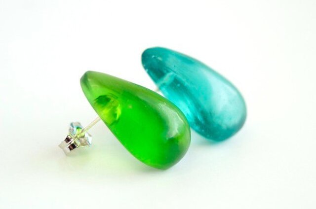 ウミノナミナミダ SEA GLASS ピアス bの画像1枚目