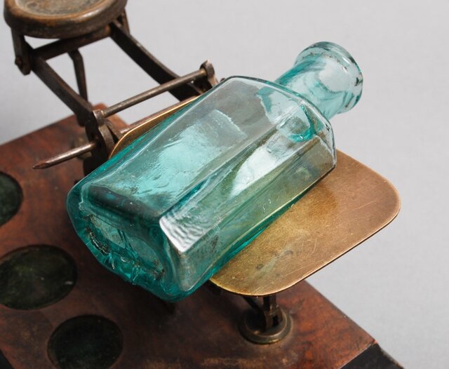 ヴィンテージ・ブルー・グラスボトル 医療用ミニガラス瓶 虹入り +*