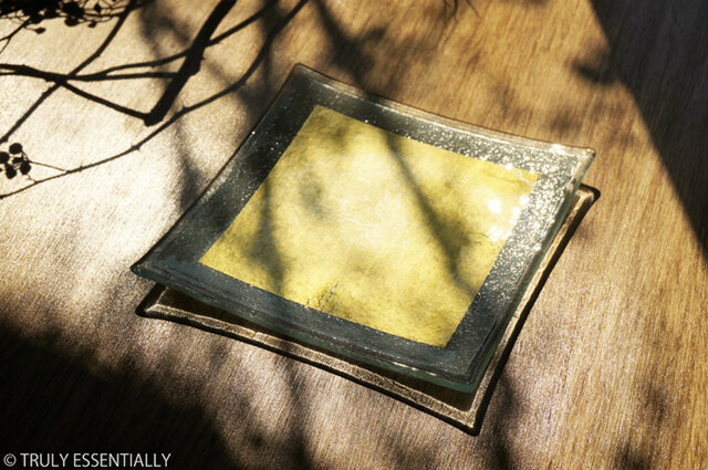 大決算売り尽くし☆ ガラスの角皿 -「 金色のガラス 」○ 15.5cm角・