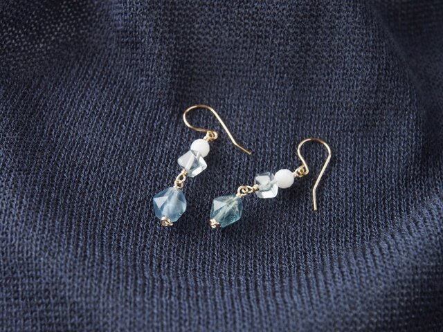 【Sale】Clear Blue Pierce(フローライト)の画像1枚目