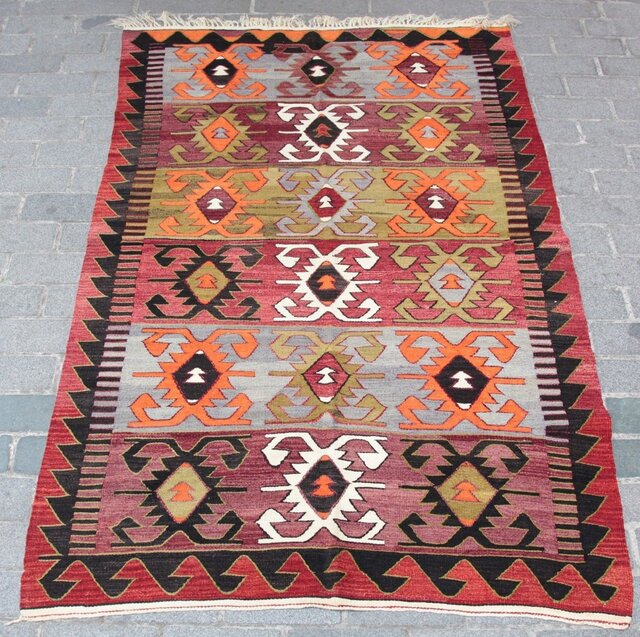 アンティークキリムラグ (コンヤ) | iichi 日々の暮らしを心地よくする