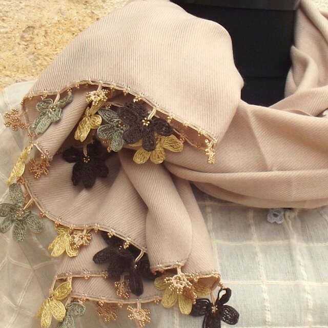 レースの花付き パシュミナストール　PS143　ミルクティー