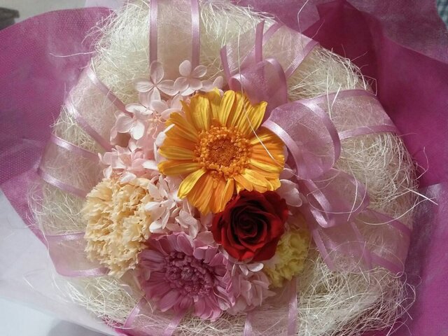 プリザーブドフラワーの花束の画像1枚目