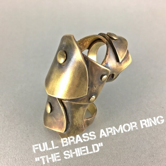 Full Brass Armor Ring//3連盾モチーフ・真鍮製の画像1枚目