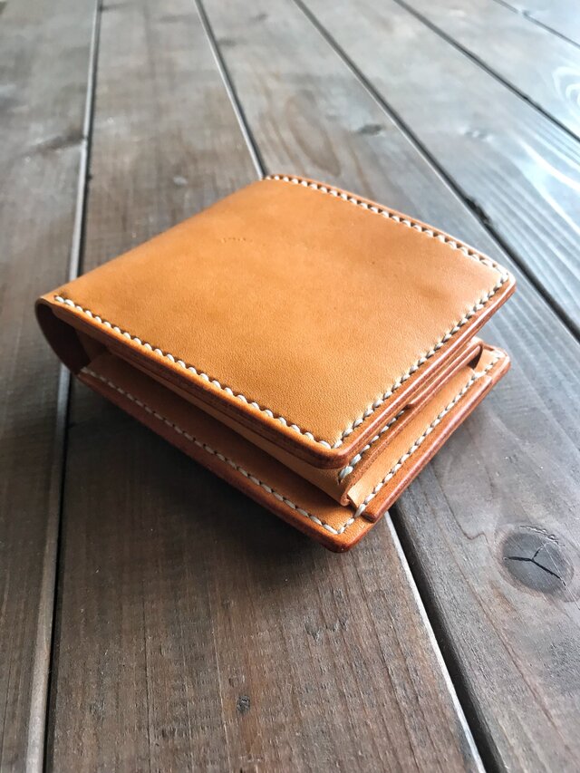アメリカンオイルレザーを使用したキャメル色の二つ折り財布 | iichi