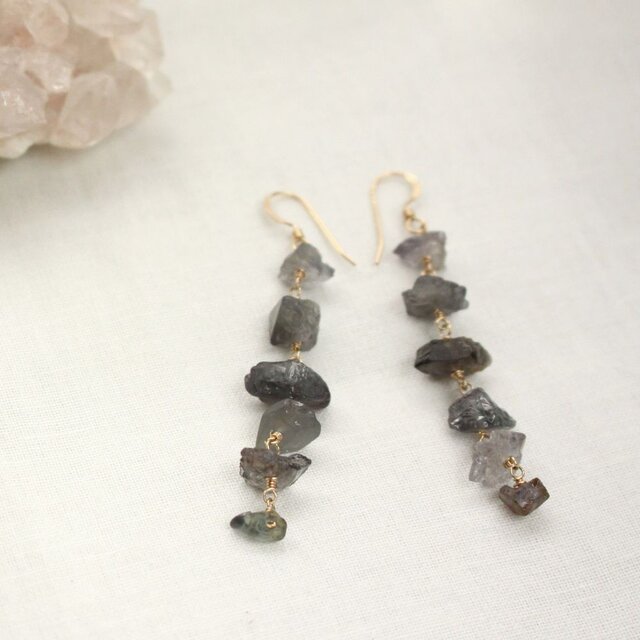 Rough Rock Spinel Pierced Earrings w/ 14KGF　【Charcoal】