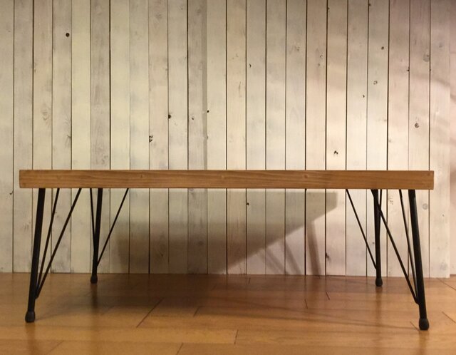 ヘリンボーン柄のローテーブル（アイアンレッグ） | iichi 日々