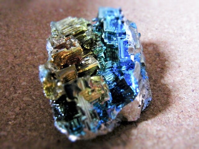 ビスマス結晶 おまけ付き i1の画像1枚目