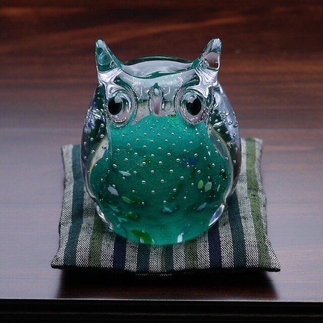 ふくろう(遠州織物の座布団付き)緑の画像1枚目