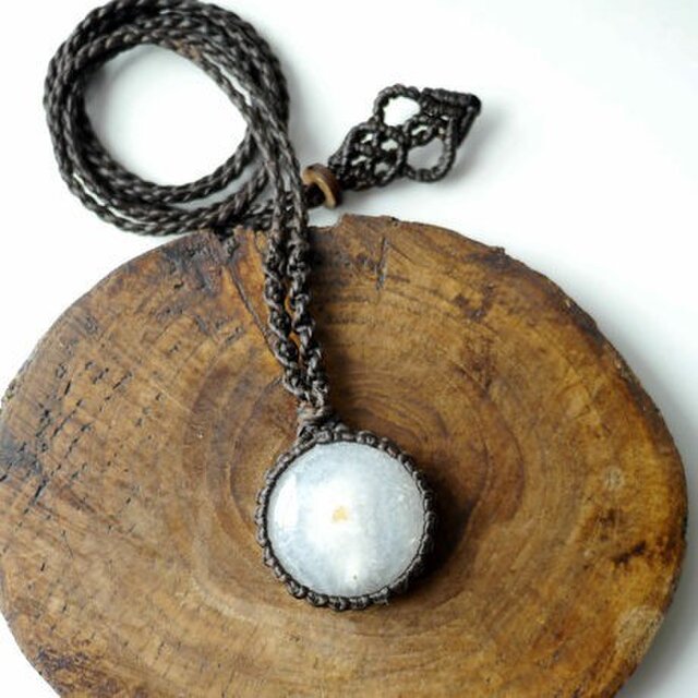 ソーラークォーツ/マクラメネックレス 570 | iichi 日々の暮らしを