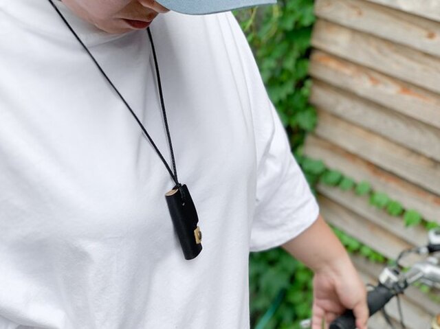 Otona 黒の中にあるアクセントカラー オトナカギッコ キーホルダー メンズもok Okk Koy K Iichi ハンドメイド クラフト作品 手仕事品の通販