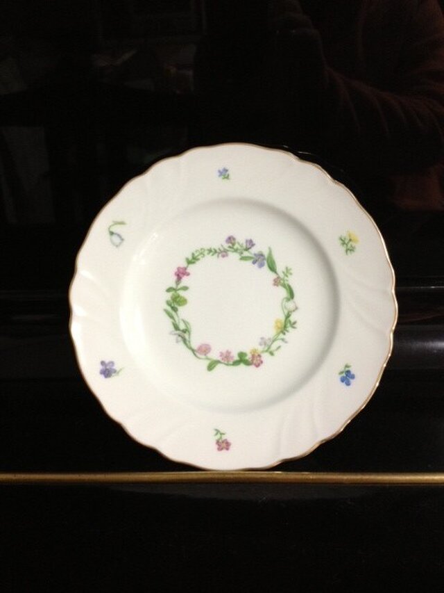 小さなお花のリース皿の画像1枚目
