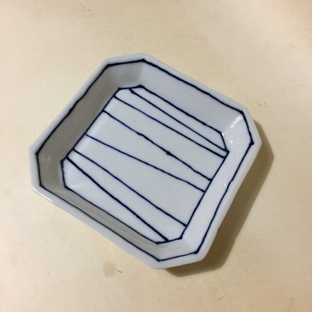 Z221 磁器染付角小皿